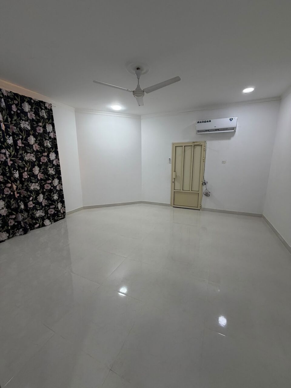 Kabul, Apartments, Flats, Houses & Villas, AFN 250/year,  150 Sq. Meter,  يتوفر شقة للإيجار في الدير
