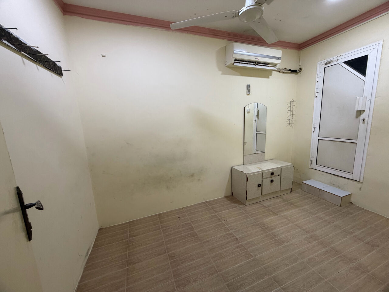 Salmaniya, Apartments, Flats, Houses & Villas, BHD 210/month,  2 BR,  2 Bedroom Flat For Rent Unlimited Ewa