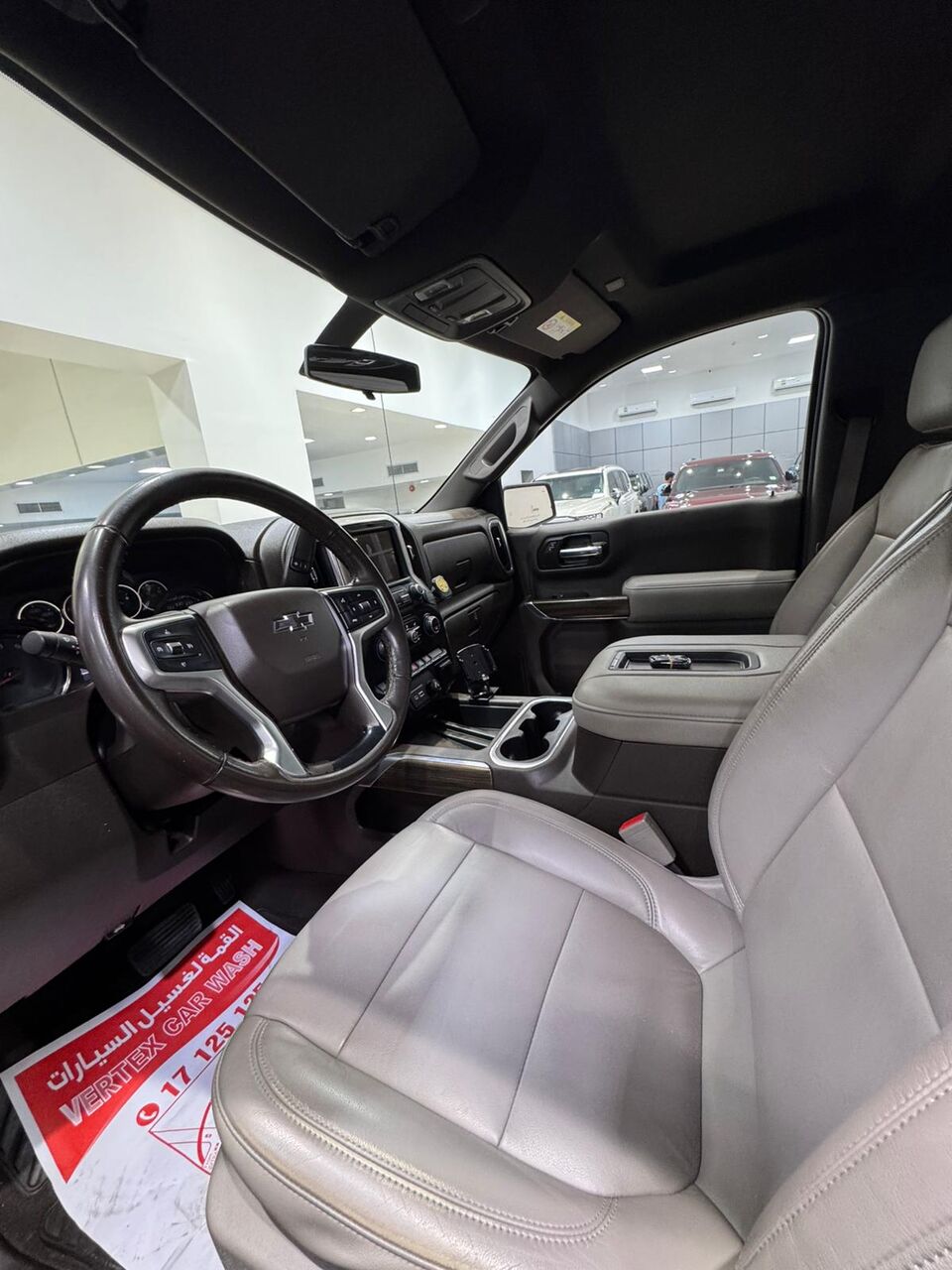 Manama, Vehicles, Cars & Trucks , BHD 8900,  Chevrolet Silverado,  2020,  Automatic,  115700 KM,    (Red)