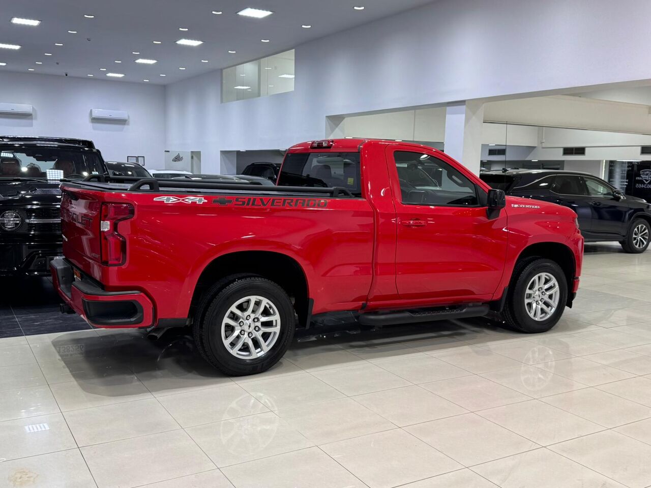 Manama, Vehicles, Cars & Trucks , BHD 8900,  Chevrolet Silverado,  2020,  Automatic,  115700 KM,    (Red)