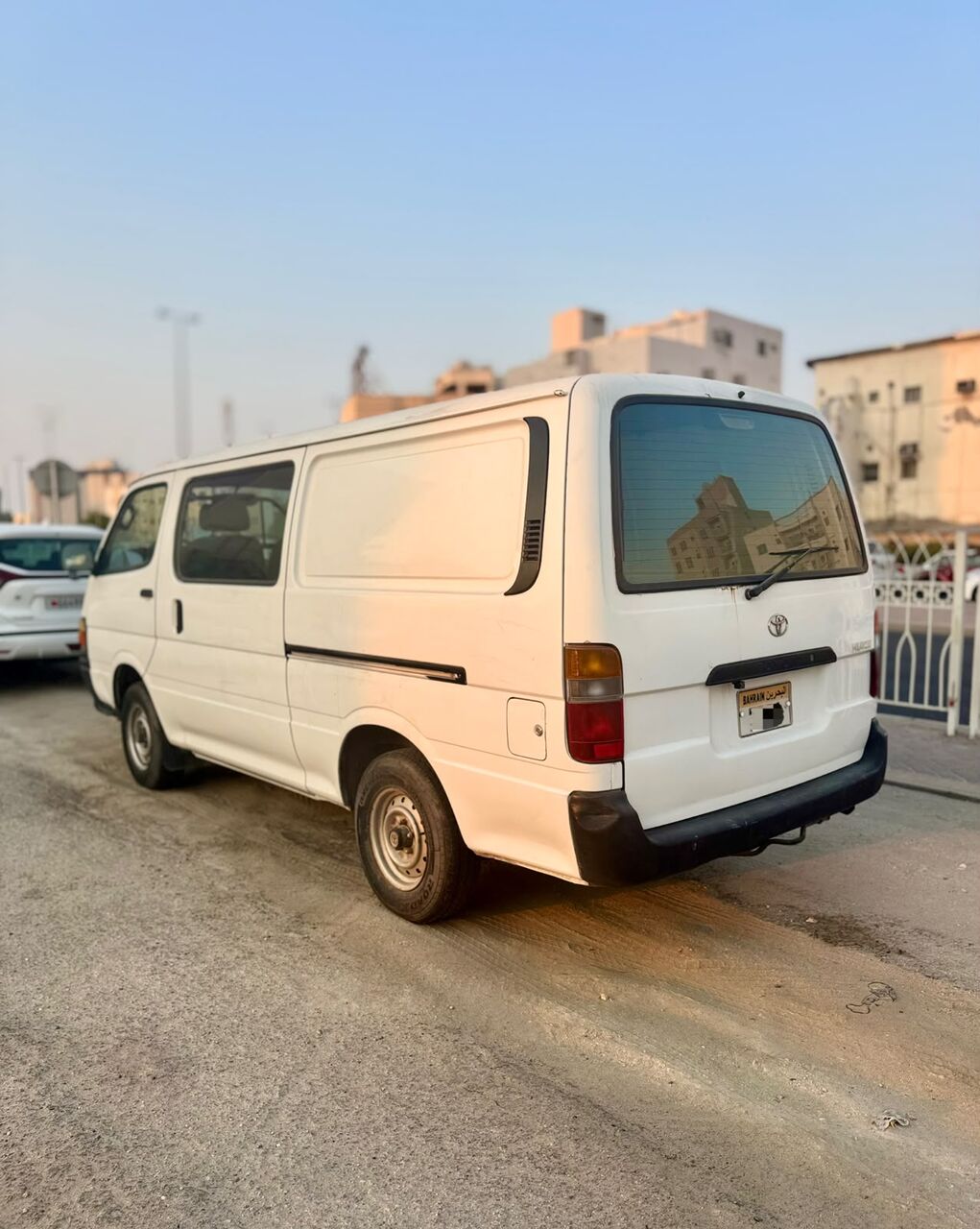 Zinj, Vehicles, Cars & Trucks , BHD 1200,  Toyota Hi-Ace,  2004,  Manual,  364000 KM,  TOYOTA HIACE  | GOODS VEHICLE