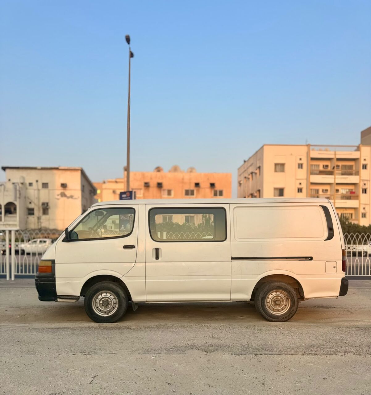 Zinj, Vehicles, Cars & Trucks , BHD 1200,  Toyota Hi-Ace,  2004,  Manual,  364000 KM,  TOYOTA HIACE  | GOODS VEHICLE