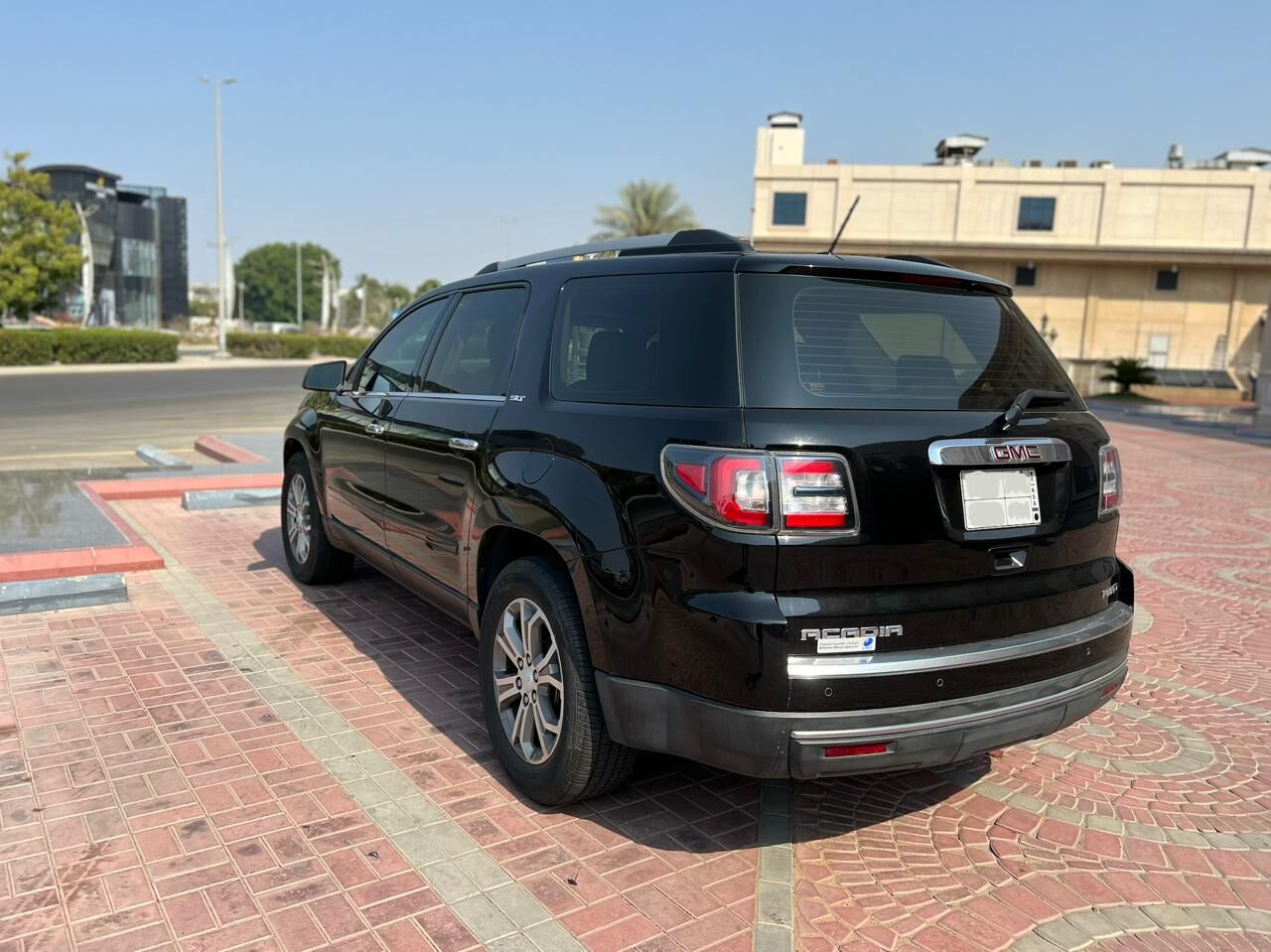 Dammam, Vehicles, Cars & Trucks , SAR 85000,  Gmc Acadia,  2016,  Automatic,  77500 KM,   , 3.6L V6 AWD | Fully Loaded | Excellent Condition | Low Mileage