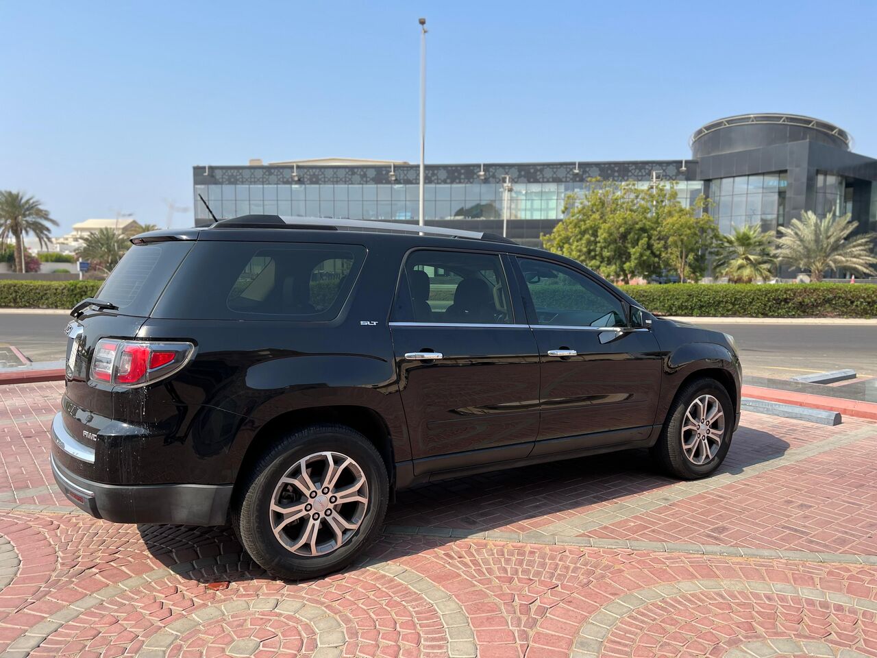 Dammam, Vehicles, Cars & Trucks , SAR 85000,  Gmc Acadia,  2016,  Automatic,  77500 KM,   , 3.6L V6 AWD | Fully Loaded | Excellent Condition | Low Mileage