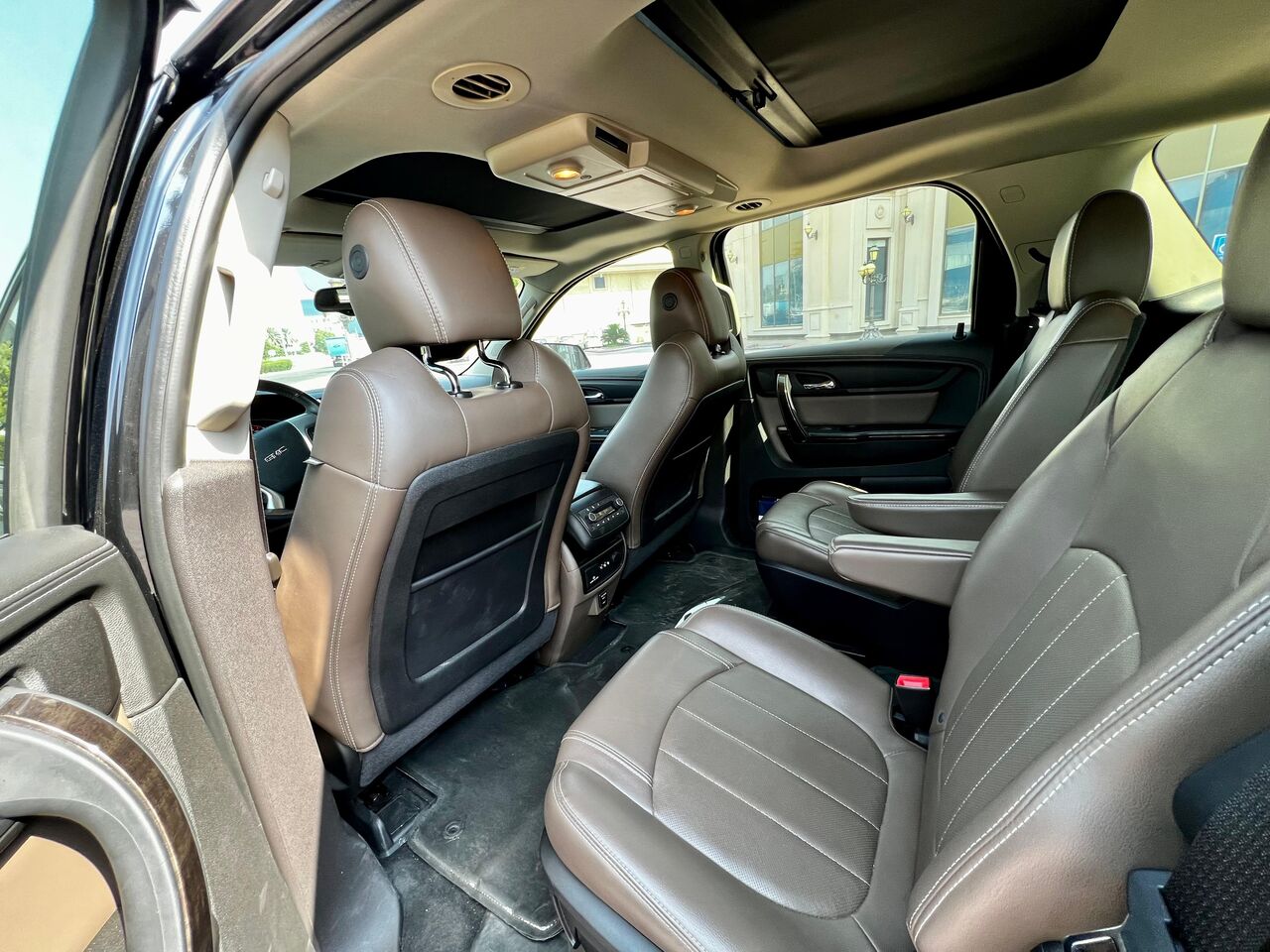 Dammam, Vehicles, Cars & Trucks , SAR 85000,  Gmc Acadia,  2016,  Automatic,  77500 KM,   , 3.6L V6 AWD | Fully Loaded | Excellent Condition | Low Mileage