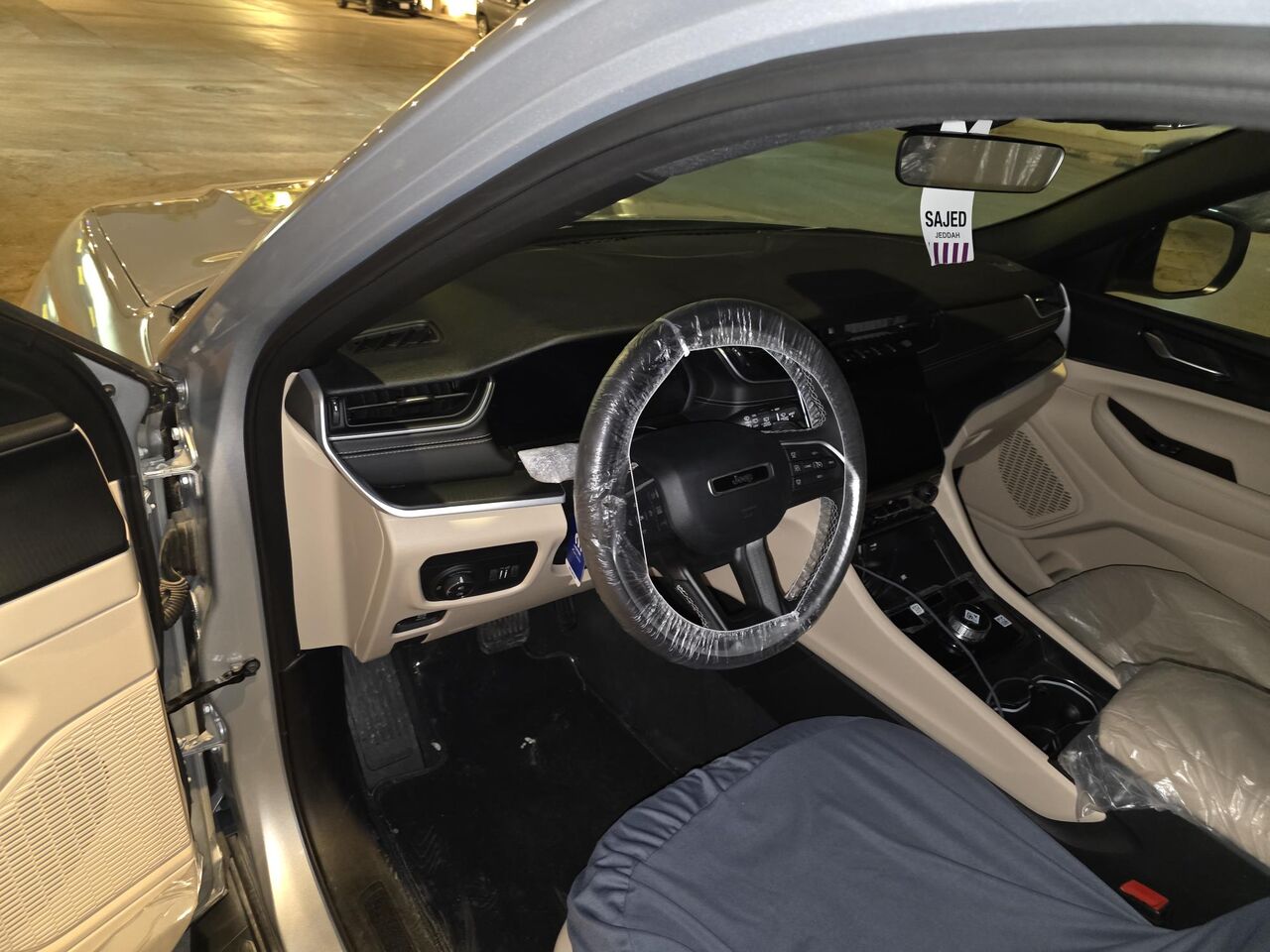 Olaya, Vehicles, Cars & Trucks , SAR 149,  Jeep Grand Cherokee Laredo,  2025,  Automatic,  4500 KM,  Like NEW Grand Cherokee  Laredo