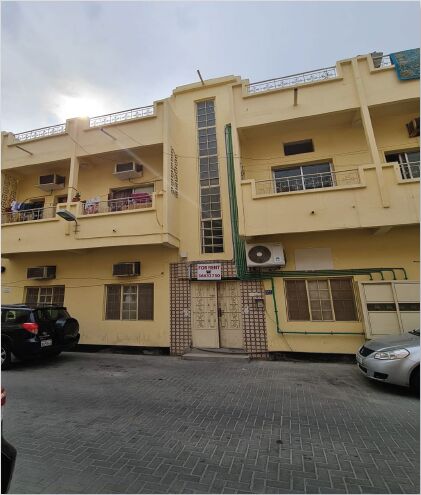 Salmaniya, Apartments, Flats, Houses & Villas, BHD 250/month,  4 BR,  2 BATH, HALL & KITCHEN. LOCATED NEAR TO SALMANIYA TOWER. CALL: 36633750