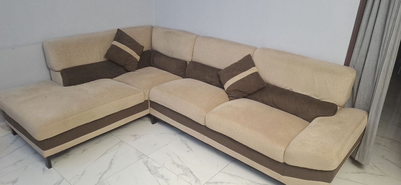 Al Aziziyah, Items Wanted, Home Box Sofa