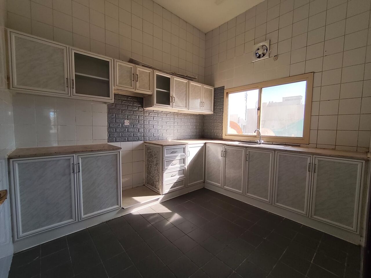 Tubli, Apartments, Flats, Houses & Villas, BHD 160/year,  2 BR,  Tubli:- 2Bhk Unfurnished Flat On Rent With Ewa..
