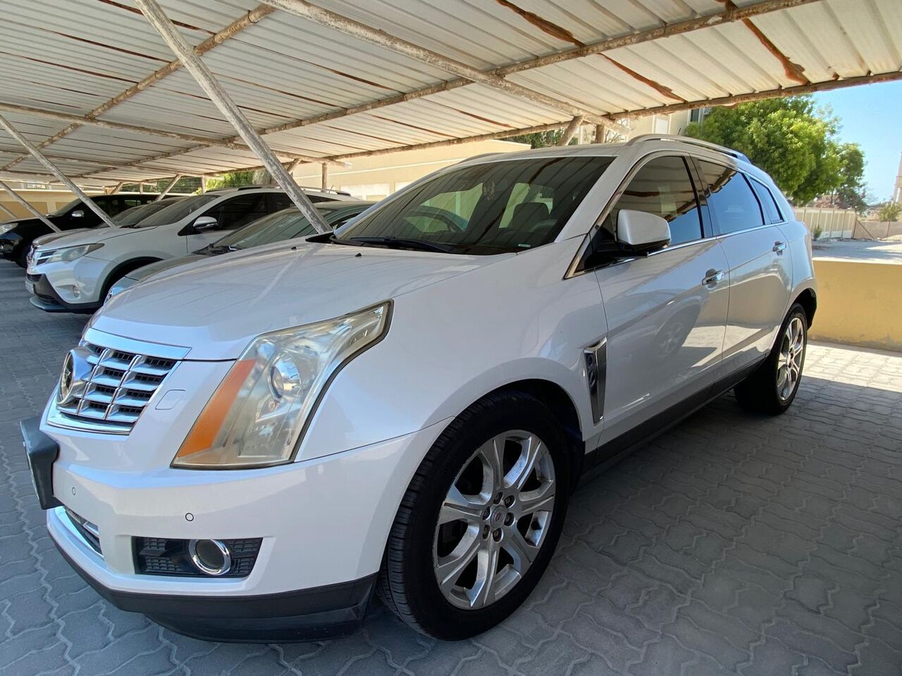 West Riffa, Vehicles, Cars & Trucks , BHD 5000,  Cadillac SRX,  2014,  Automatic,  94000 KM,  Excellent Condition, Agent Maintained, Solo Driven