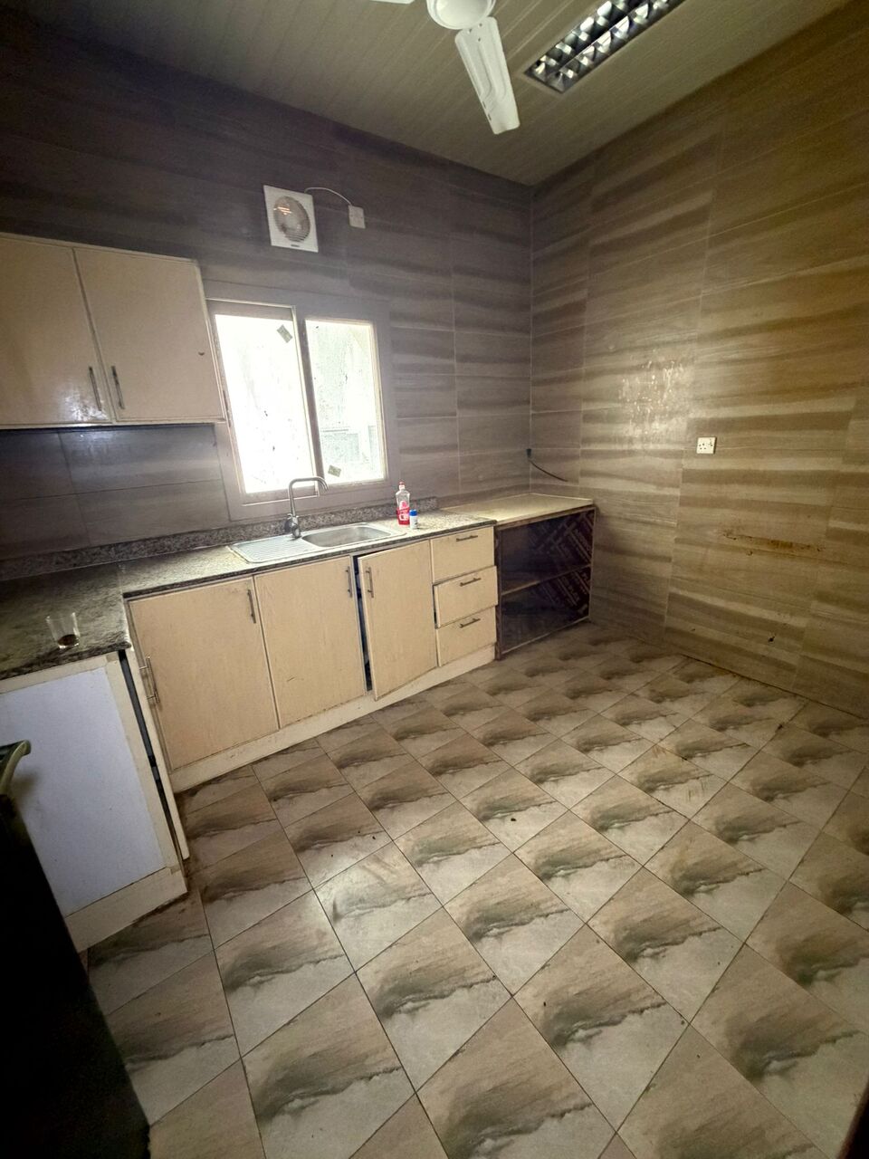 Kabul, Apartments, Flats, Houses & Villas, AFN 180/year,  100 Sq. Meter,  للإيجار سكن عمال في الجنبية