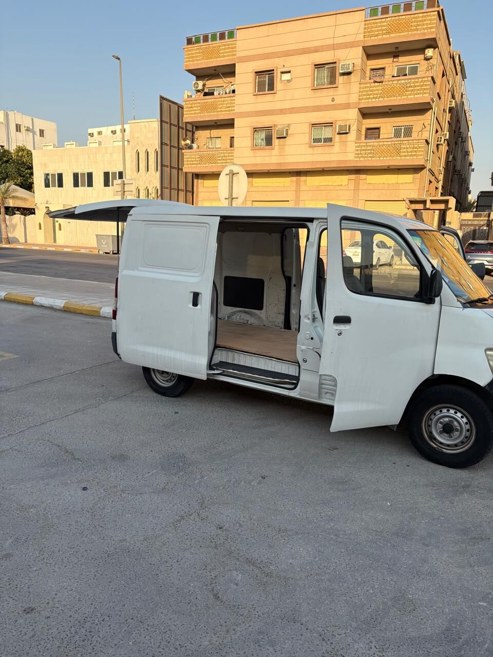 Khobar, Vehicles, Cars & Trucks , SAR 25000,  Daihatsu Van,  2014,  Manual,  296000 KM,  Daihatsu Cargo Van For Sale SAR 25000