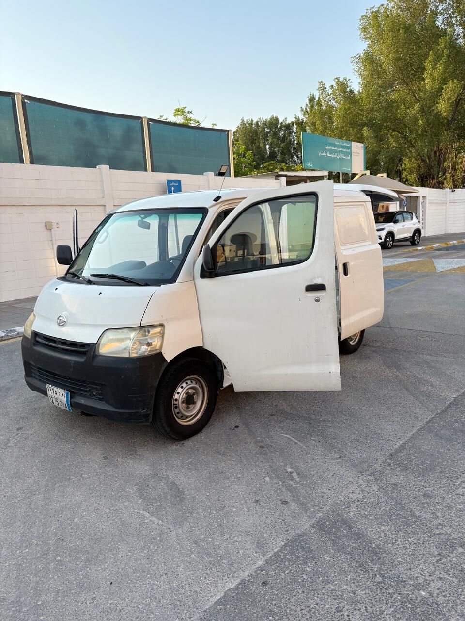 Khobar, Vehicles, Cars & Trucks , SAR 25000,  Daihatsu Van,  2014,  Manual,  296000 KM,  Daihatsu Cargo Van For Sale SAR 25000