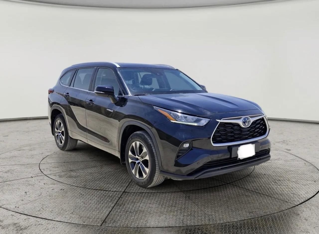Al Aziziyah, Vehicles, Cars & Trucks , SAR 138500,  Toyota Highlander GLE 2024 Hybrid AWD,  2024,  Automatic,  15000 KM,   &ndash; Saudi Specs &ndash; Only 14,975 KM