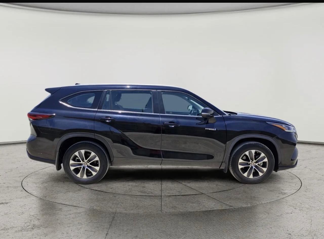 Al Aziziyah, Vehicles, Cars & Trucks , SAR 138500,  Toyota Highlander GLE 2024 Hybrid AWD,  2024,  Automatic,  15000 KM,   &ndash; Saudi Specs &ndash; Only 14,975 KM