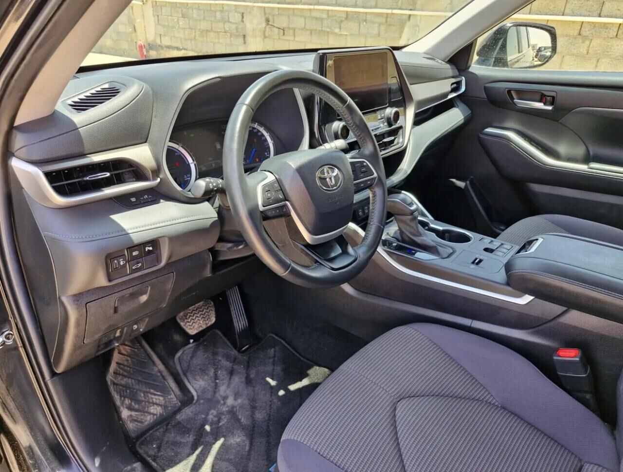 Al Aziziyah, Vehicles, Cars & Trucks , SAR 138500,  Toyota Highlander GLE 2024 Hybrid AWD,  2024,  Automatic,  15000 KM,   &ndash; Saudi Specs &ndash; Only 14,975 KM