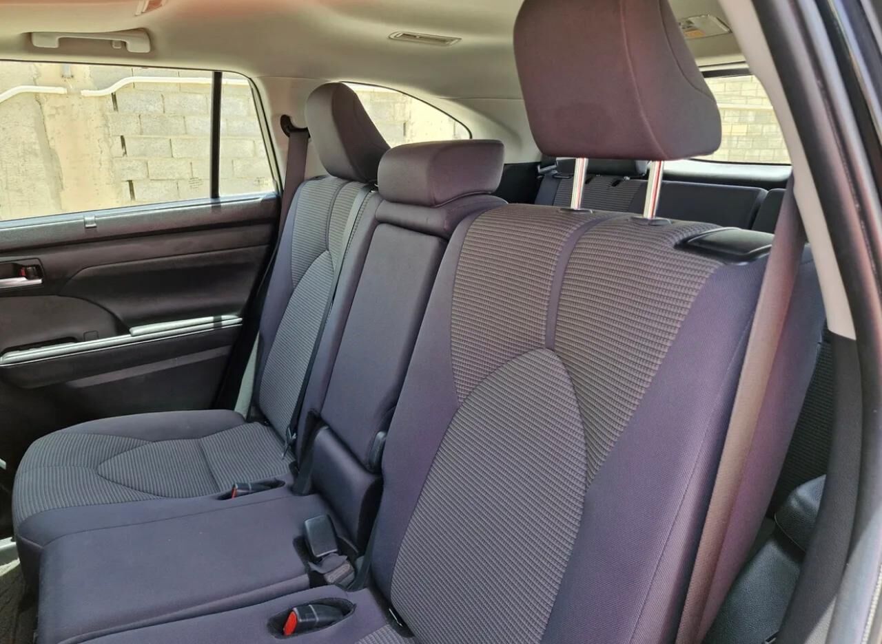 Al Aziziyah, Vehicles, Cars & Trucks , SAR 138500,  Toyota Highlander GLE 2024 Hybrid AWD,  2024,  Automatic,  15000 KM,   &ndash; Saudi Specs &ndash; Only 14,975 KM