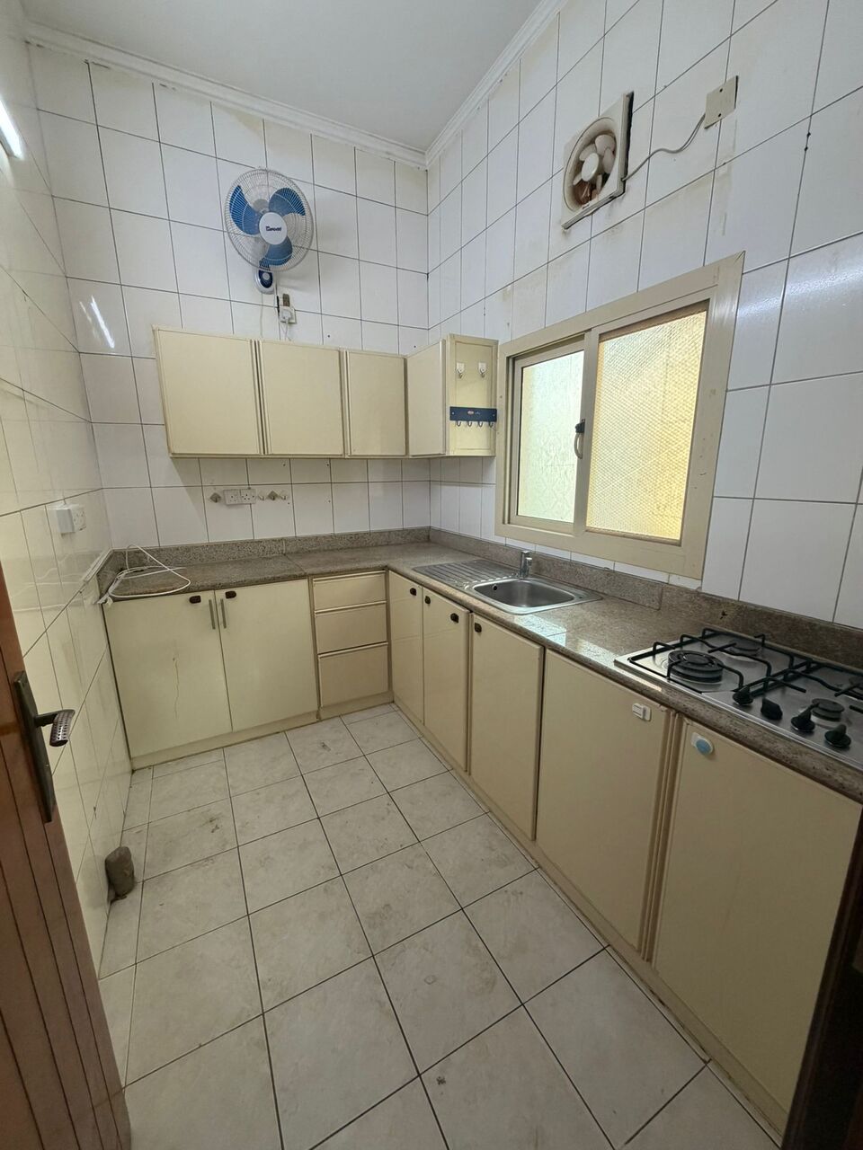 Kabul, Apartments, Flats, Houses & Villas, AFN 220/year,  100 Sq. Meter,  للإيجار شقة في المقشع