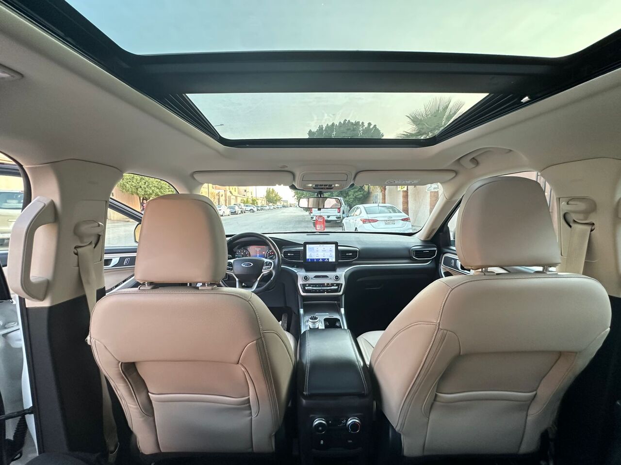 Riyadh, Vehicles, Cars & Trucks , SAR 105000,  Ford Explorer XLT,  2021,  Automatic,  121000 KM,    With Panorama Sunroof N AWD Mid Options 1st Owner100% Accident Free