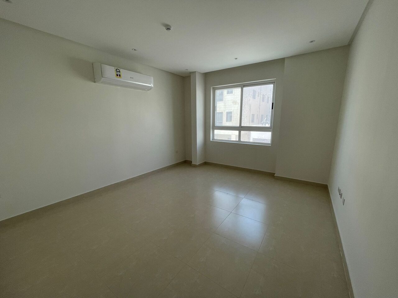 Hidd, Apartments, Flats, Houses & Villas, BHD 250/month,  2 BR,  120 Sq. Meter,  2 Bhk Semi Furnished Flat Available In Hidd Call Aleena