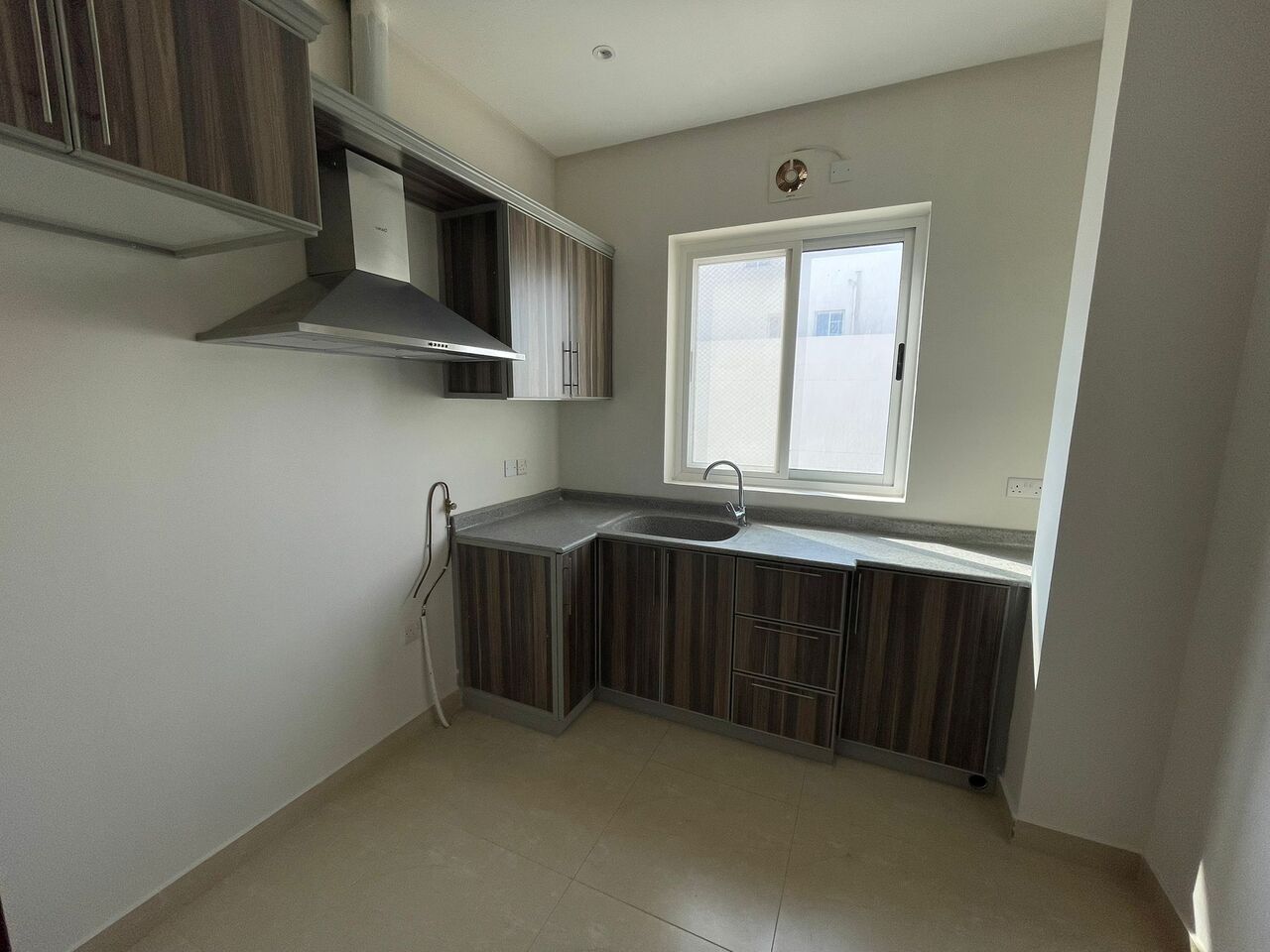 Hidd, Apartments, Flats, Houses & Villas, BHD 250/month,  2 BR,  120 Sq. Meter,  2 Bhk Semi Furnished Flat Available In Hidd Call Aleena