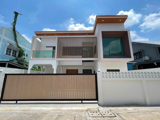 Bangkok, Real Estate For Sale, THB 11900000,  5 BR,  59 Sq. Feet,  ขายบ้านเดี่ยว 2 ชั้น 59 ตรว. 5 ห้องนอน ลา