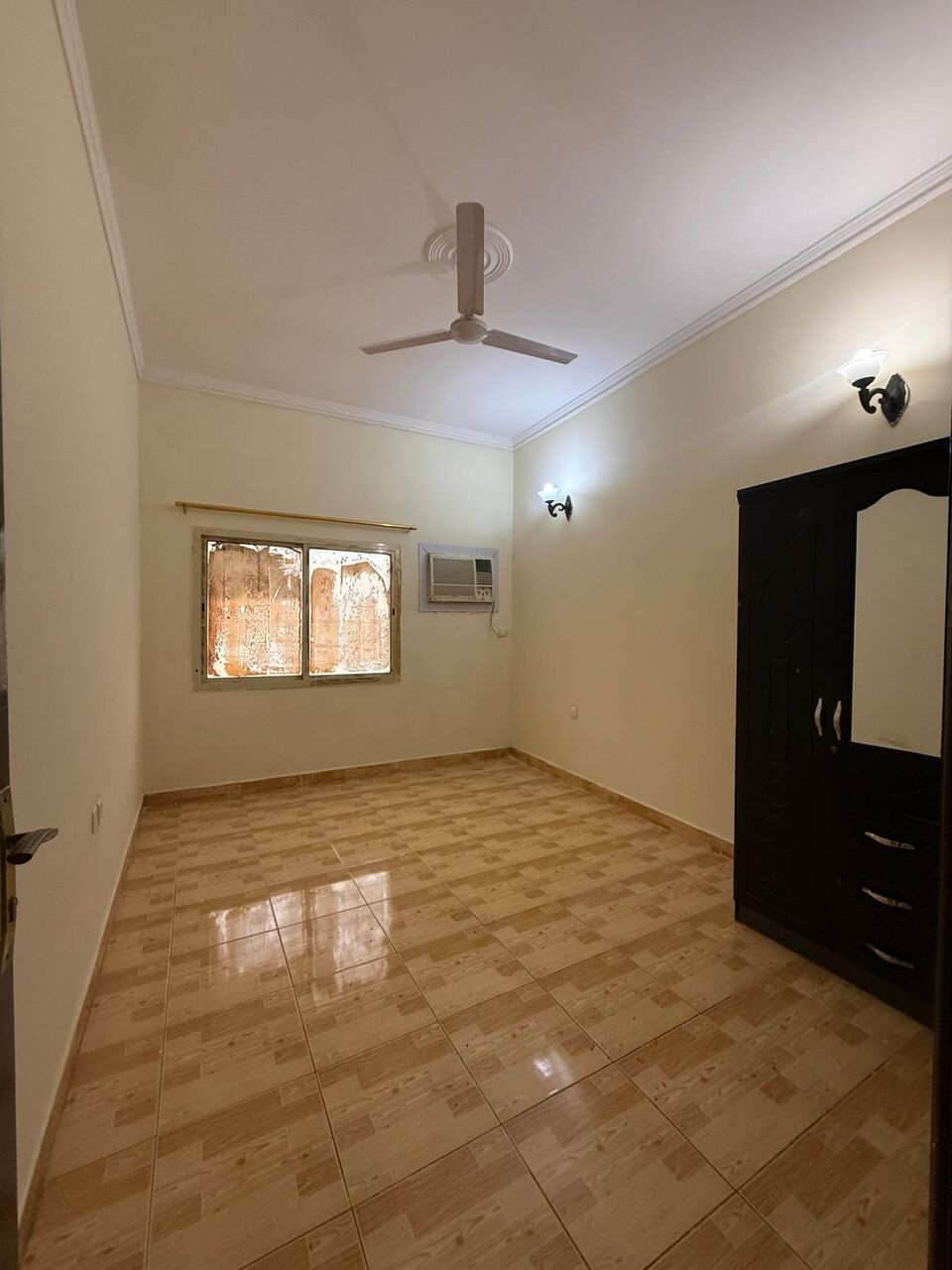 Manama, Apartments, Flats, Houses & Villas, BHD 220/year,  2 BR,  Semi Furnished 2BHK For Rent In Gudaiybia With Ewa