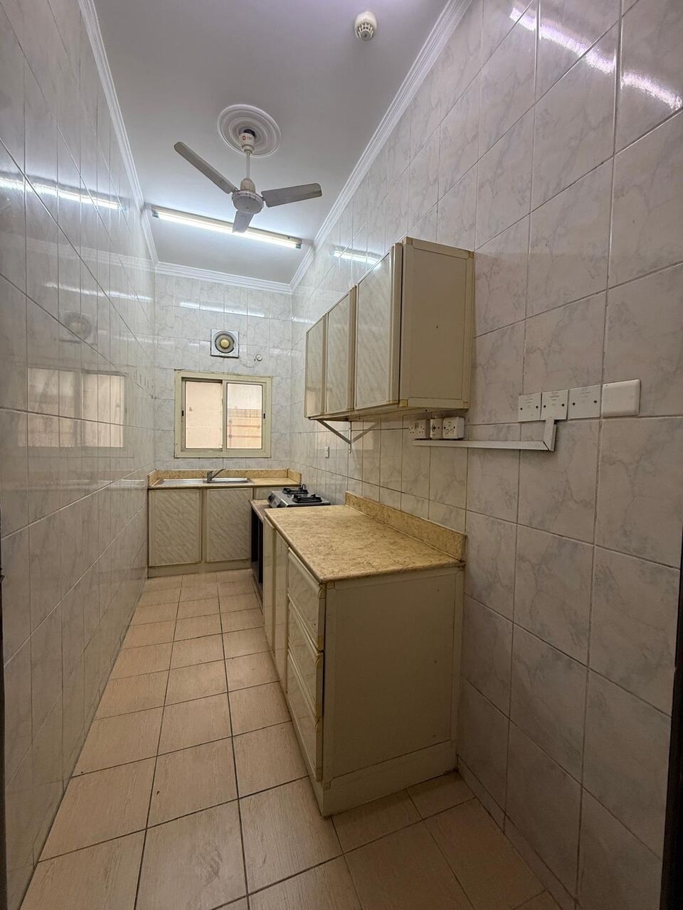 Manama, Apartments, Flats, Houses & Villas, BHD 220/year,  2 BR,  Semi Furnished 2BHK For Rent In Gudaiybia With Ewa