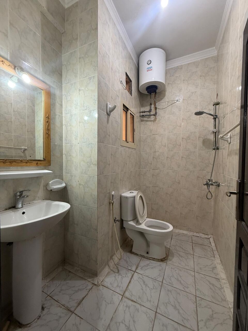 Manama, Apartments, Flats, Houses & Villas, BHD 220/year,  2 BR,  Semi Furnished 2BHK For Rent In Gudaiybia With Ewa