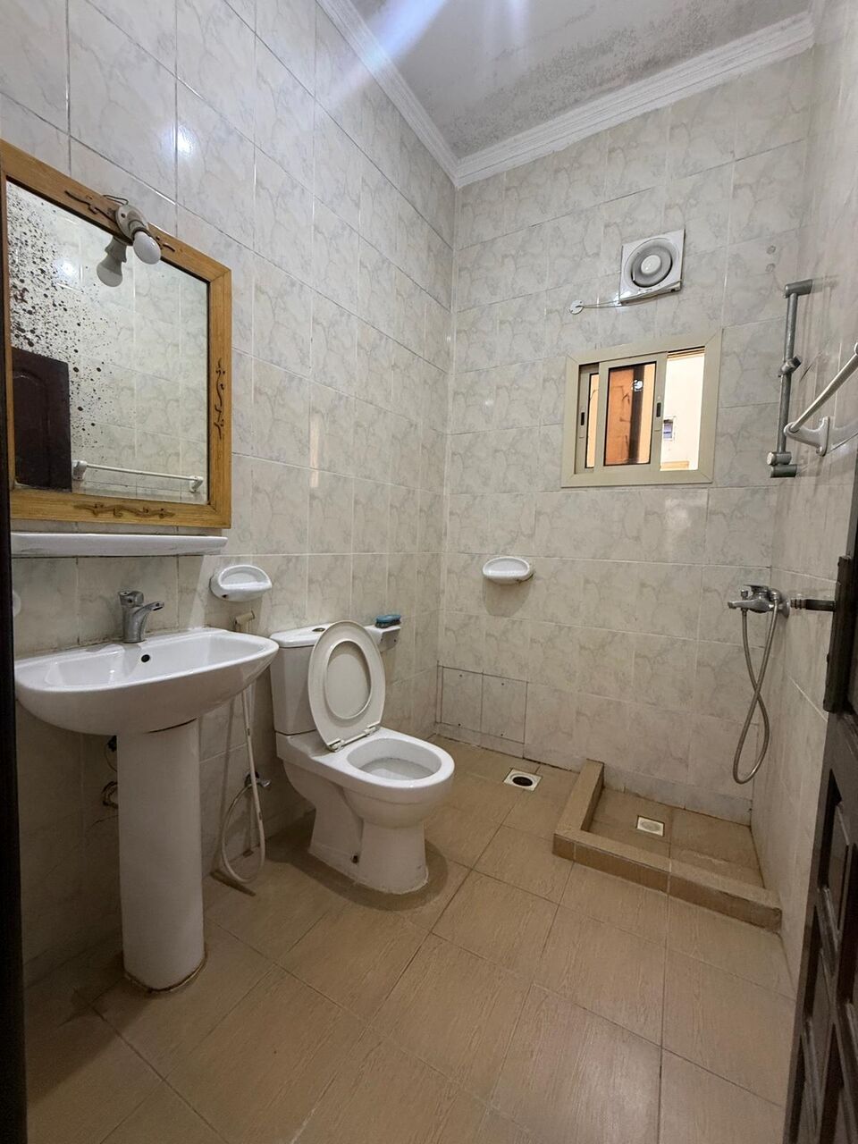 Manama, Apartments, Flats, Houses & Villas, BHD 220/year,  2 BR,  Semi Furnished 2BHK For Rent In Gudaiybia With Ewa