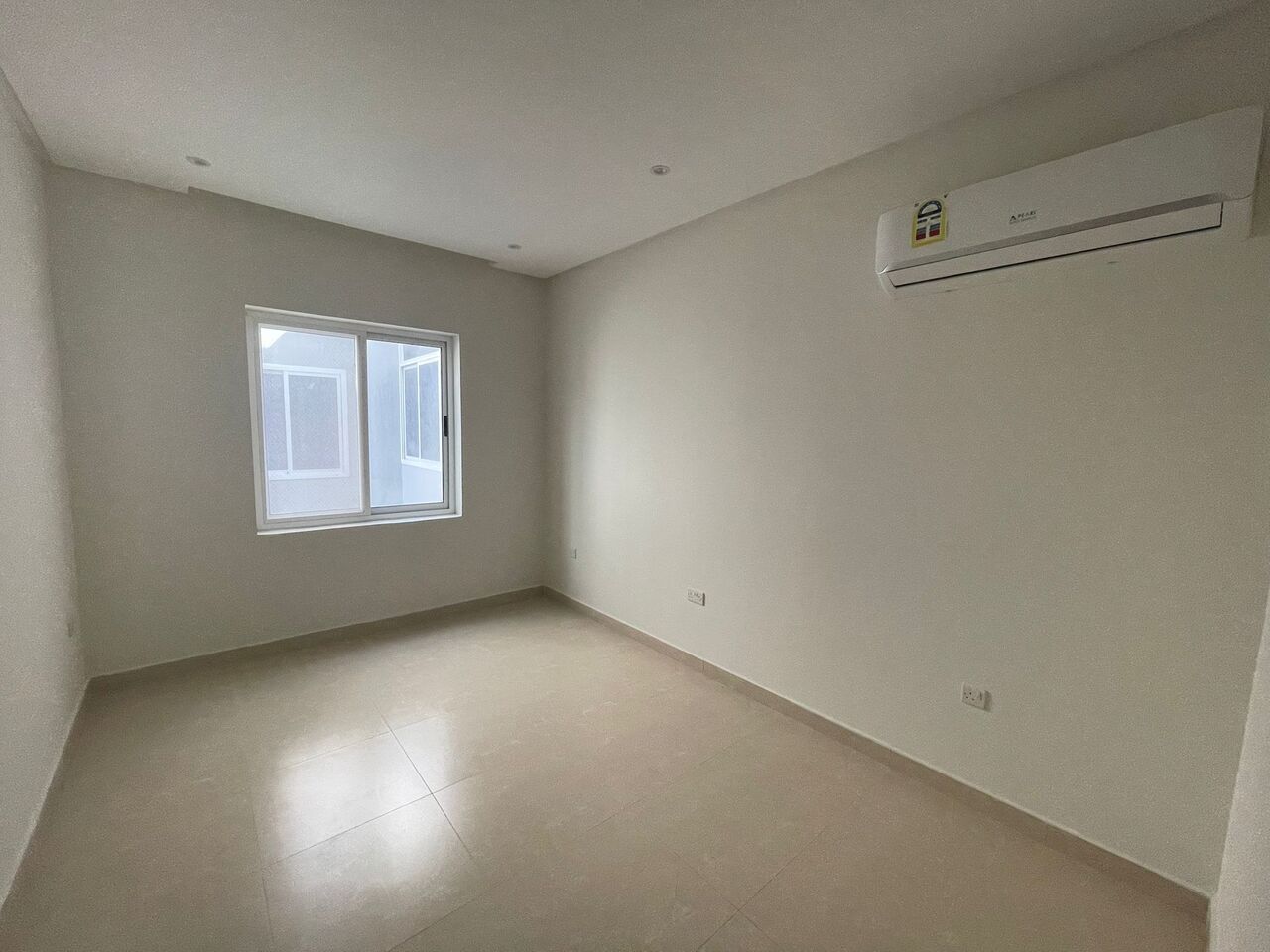 Hidd, Apartments, Flats, Houses & Villas, BHD 270/month,  2 BR,  170 Sq. Meter,  3 Bhk Semi Furnished Flat Available In Hidd Call Aleena