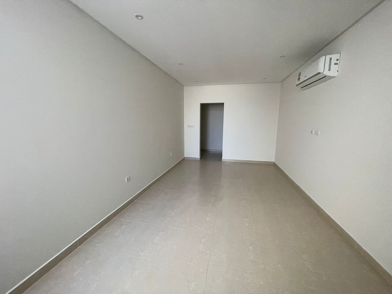 Hidd, Apartments, Flats, Houses & Villas, BHD 270/month,  2 BR,  170 Sq. Meter,  3 Bhk Semi Furnished Flat Available In Hidd Call Aleena