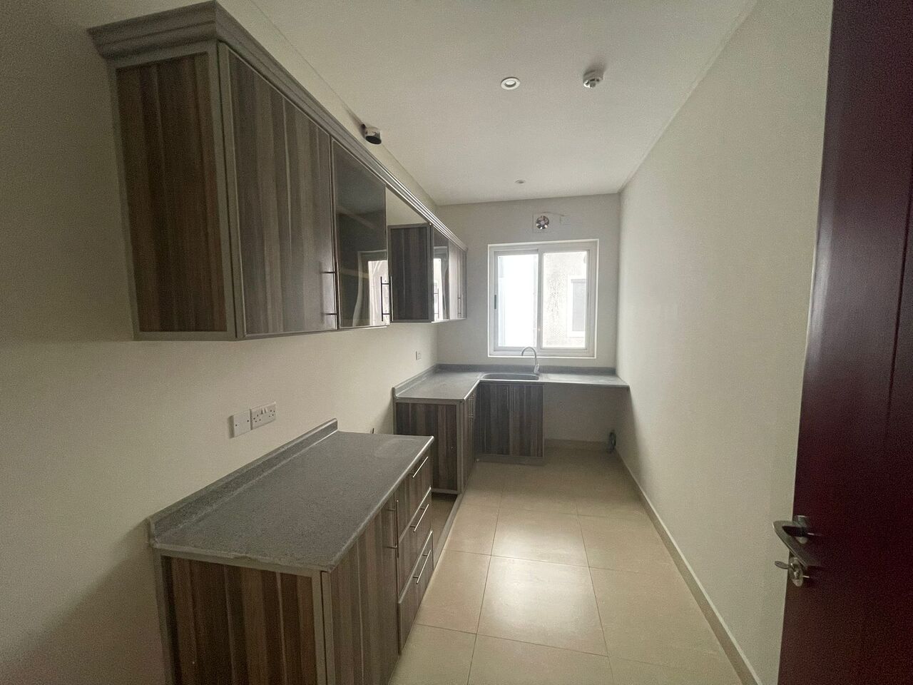 Hidd, Apartments, Flats, Houses & Villas, BHD 270/month,  2 BR,  170 Sq. Meter,  3 Bhk Semi Furnished Flat Available In Hidd Call Aleena