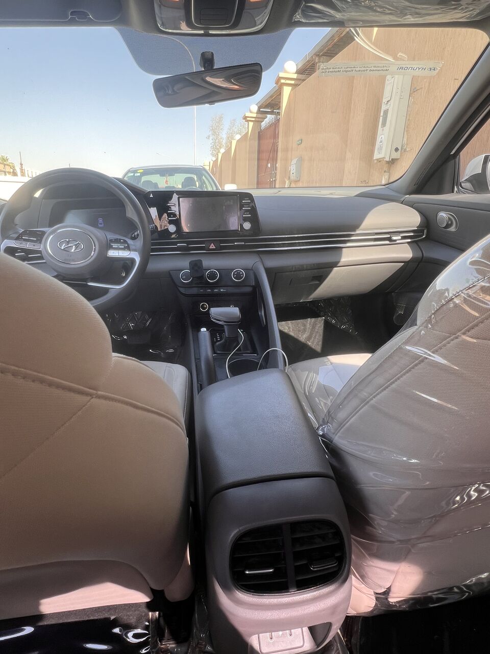Riyadh, Vehicles, Cars & Trucks , SAR 123,  Elantra,  2024,  Automatic,  121000 KM,  Monthly Rental