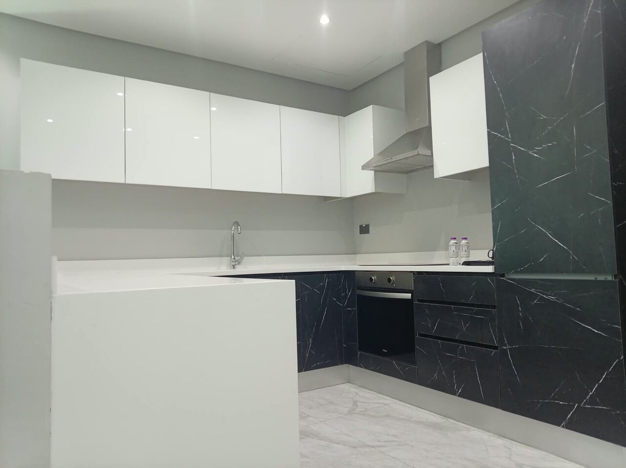 Juffair, Apartments, Flats, Houses & Villas, BHD 450/year,  1 BR,  Fully Furnished 1BHK Flat For Rent In Juffair With Ewa