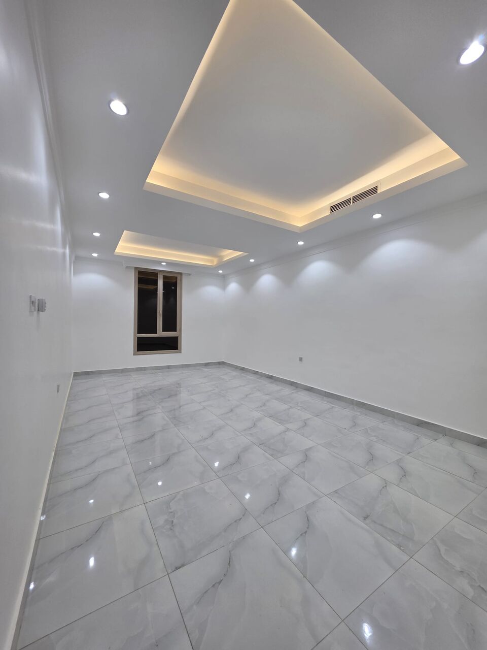 Salwa, Apartments, Flats, Houses & Villas, KWD 450/month,  3 BR,  For Rent In Salwa, An Apartment Consisting Of A Living Room, Guest