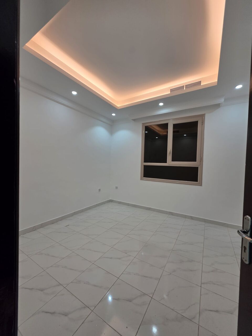 Salwa, Apartments, Flats, Houses & Villas, KWD 450/month,  3 BR,  For Rent In Salwa, An Apartment Consisting Of A Living Room, Guest