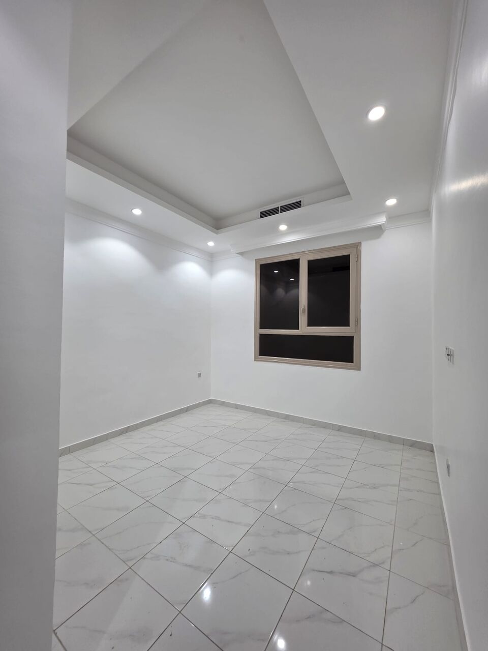Salwa, Apartments, Flats, Houses & Villas, KWD 450/month,  3 BR,  For Rent In Salwa, An Apartment Consisting Of A Living Room, Guest