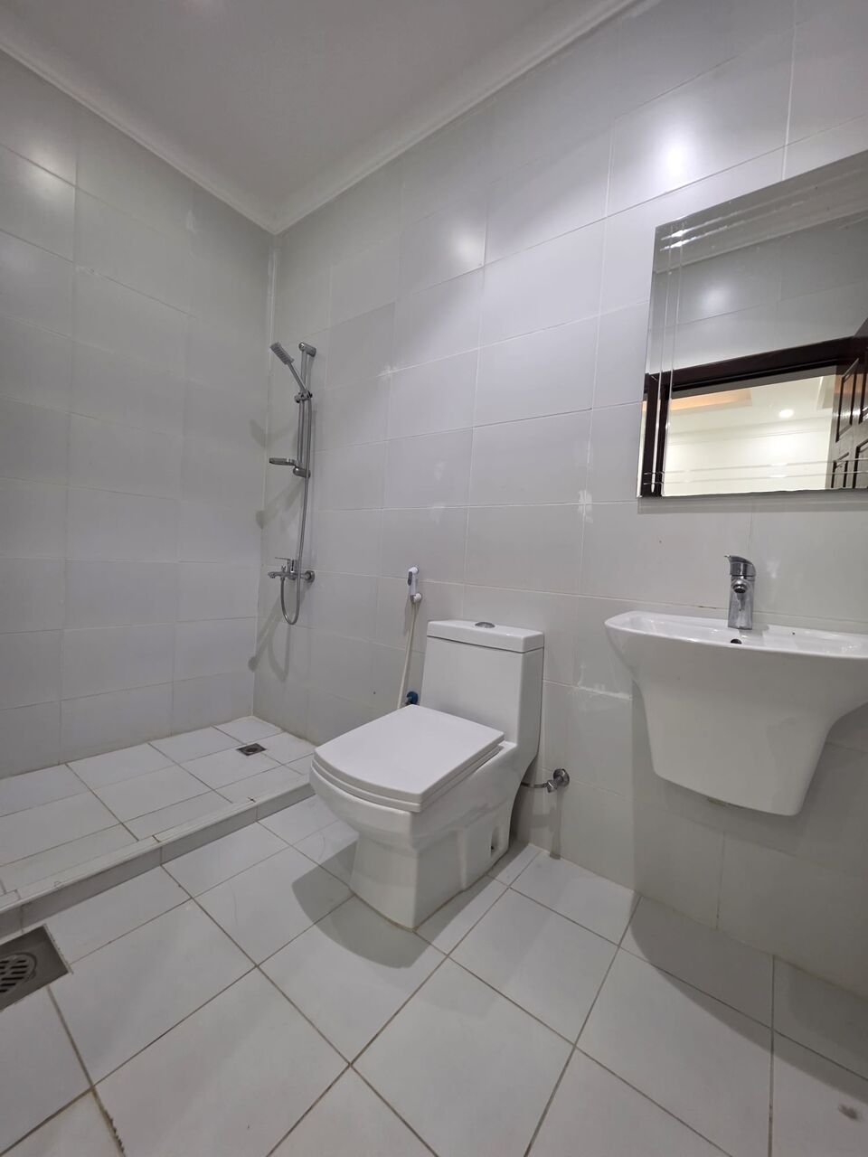 Salwa, Apartments, Flats, Houses & Villas, KWD 450/month,  3 BR,  For Rent In Salwa, An Apartment Consisting Of A Living Room, Guest