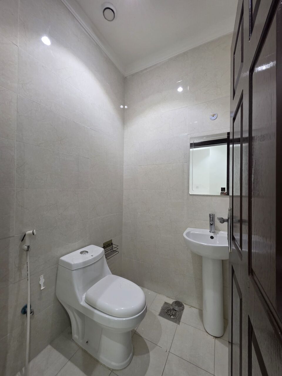 Salwa, Apartments, Flats, Houses & Villas, KWD 450/month,  3 BR,  For Rent In Salwa, An Apartment Consisting Of A Living Room, Guest