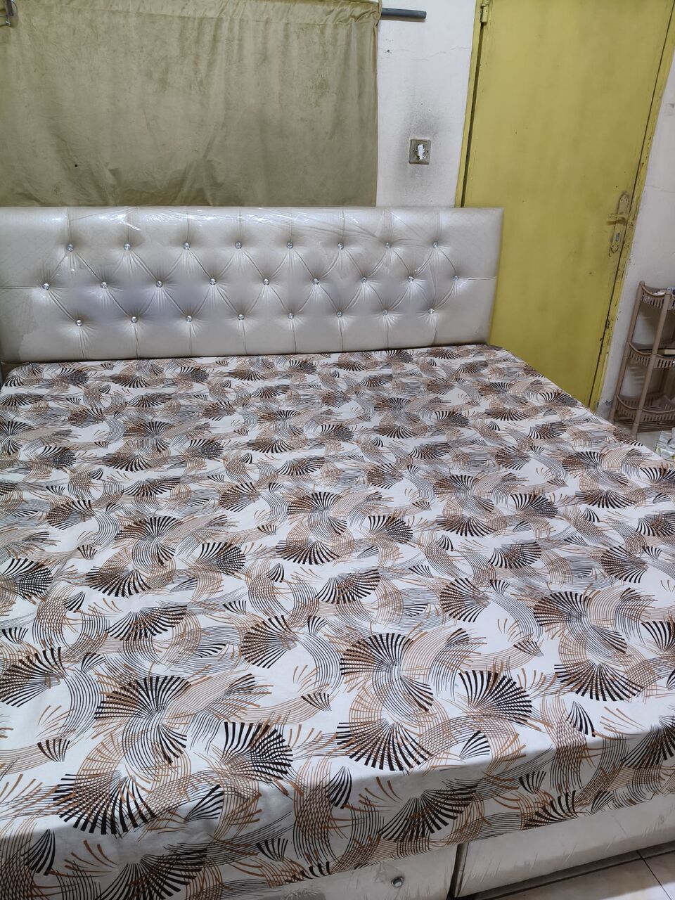 Al Iskan, Furniture, SAR 450,  King Size Double Bed For Family  سرير