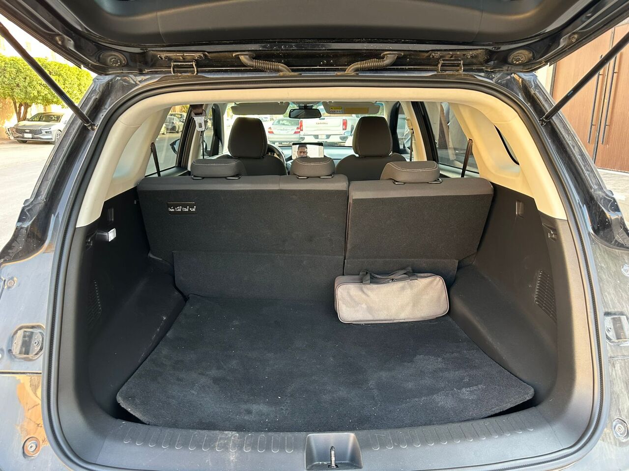 Riyadh, Vehicles, Cars & Trucks , SAR 38000,  Chevrolet Captiva,  2022,  Automatic,  103000 KM,    Mid Options Good Price 5 Seats SUV Car 1st Owner