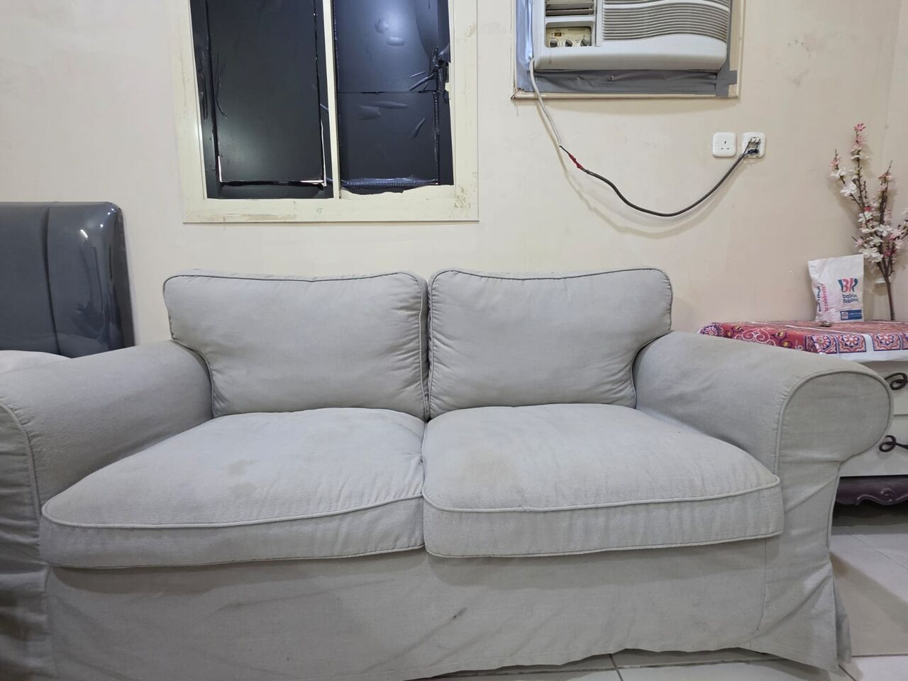 Jeddah, Household Items, SAR 700,  8 Seater Sofa And Bed Set