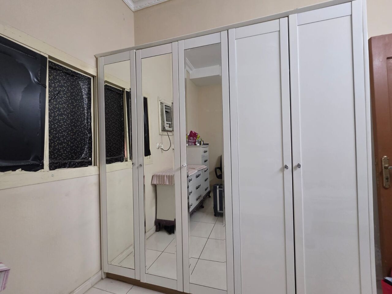 Jeddah, Household Items, SAR 700,  8 Seater Sofa And Bed Set