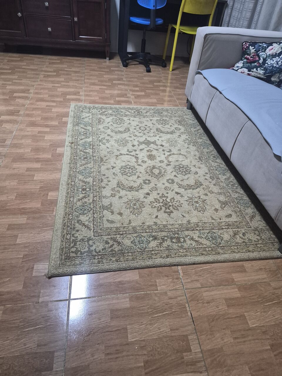Al Malaz, Household Items, SAR 500,  Living Room Rug,  Three Seater Ikea Sofa, Water Dispencer