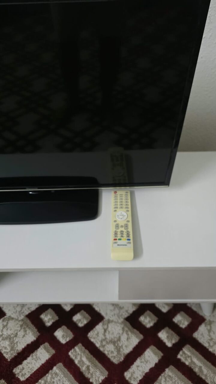 Riyadh, Appliances, SAR 350,  32-Inch Skyworth LED TV With TV Console For Sale &ndash; Excellent Condition