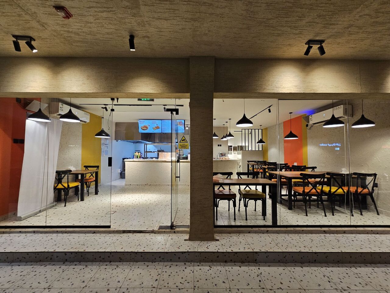 Riyadh, Shops, SAR 300000,  70 Sq. Meter,  Fastfood Broasted Restaurant For Sale