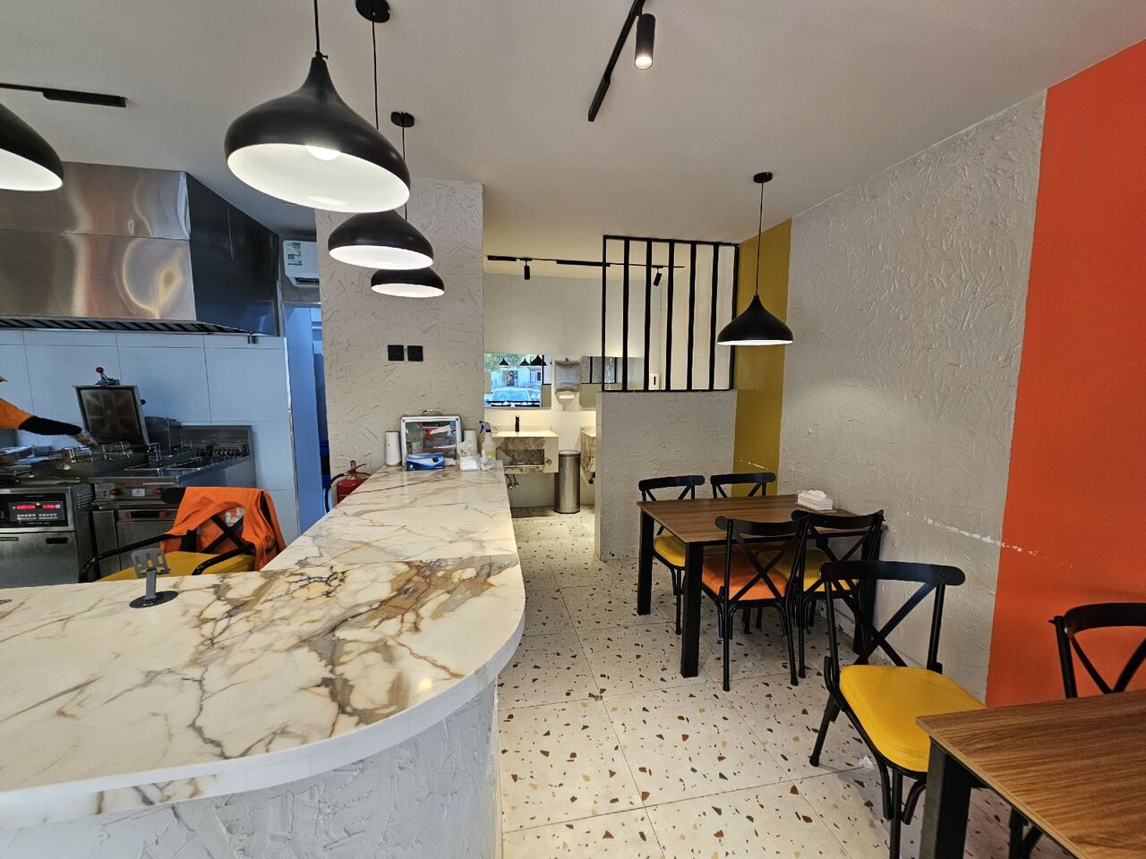 Riyadh, Shops, SAR 300000,  70 Sq. Meter,  Fastfood Broasted Restaurant For Sale