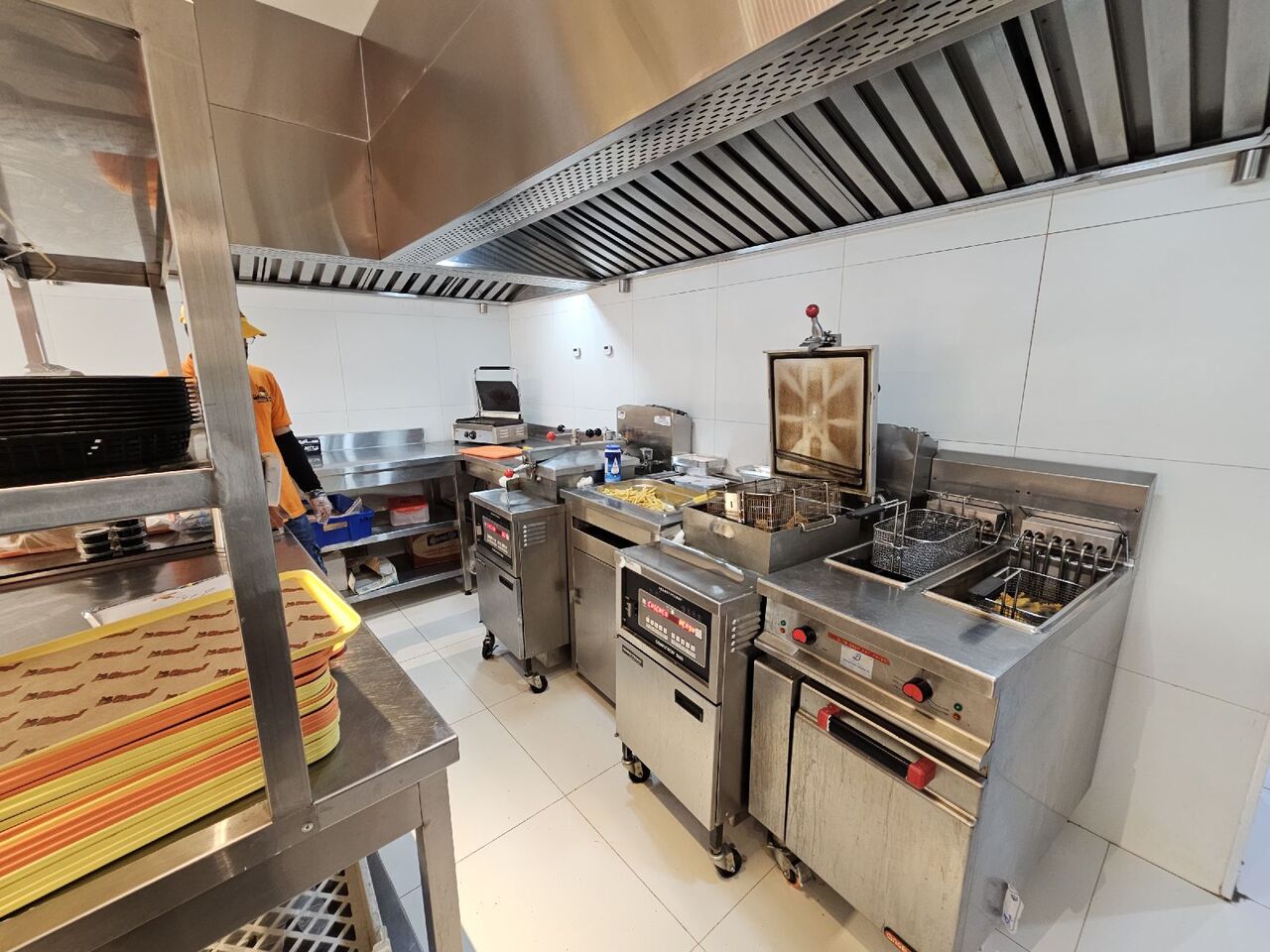 Riyadh, Shops, SAR 300000,  70 Sq. Meter,  Fastfood Broasted Restaurant For Sale