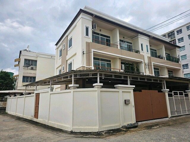 Bangkok, Real Estate For Sale, THB 5900000,  3 BR,  42 Sq. Feet,  ขาย 5,900,000ทาวน์โฮมหลังมุม 3ชั้นพื้นที่ 42 